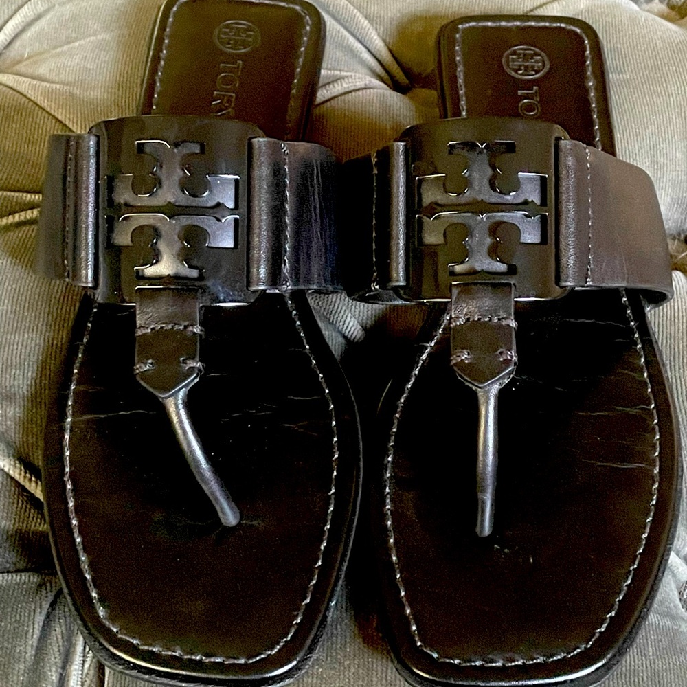 Tory Burch Thong Sandals with black TB logo